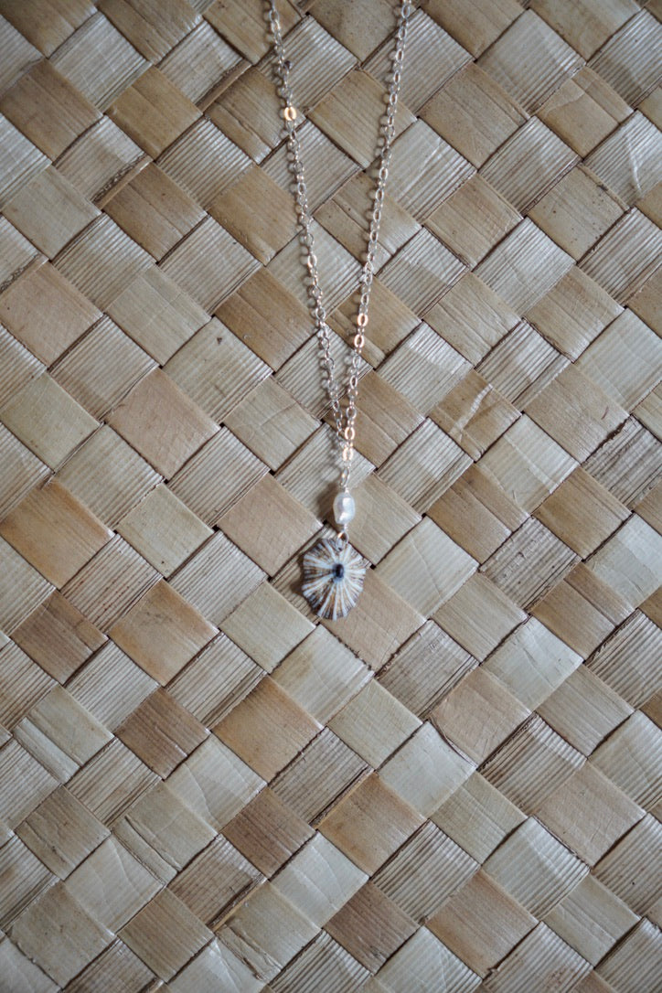Simple `Opihi `awa and Pearl Necklace