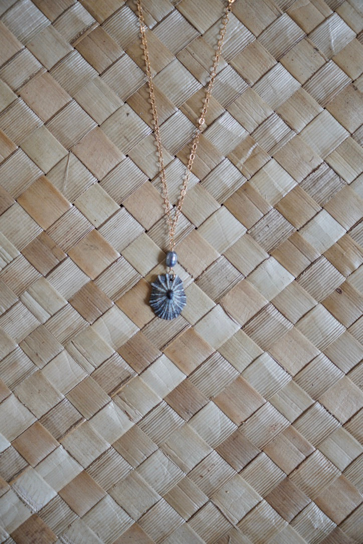 Simple `Opihi `awa and Pearl Necklace
