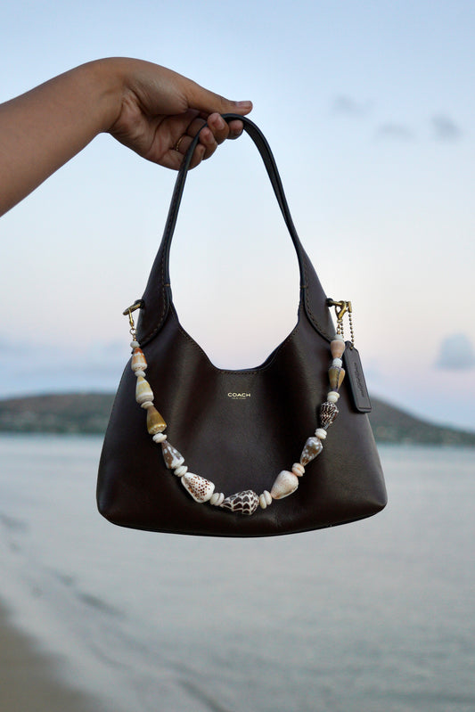 Holoholo Cone Shells of Hawai`i Bag Lei
